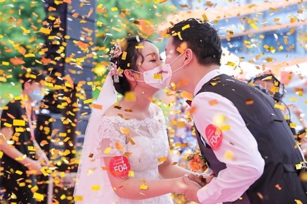 阿里首个口罩婚礼盛大上演 张勇:请做好另一半的CCO