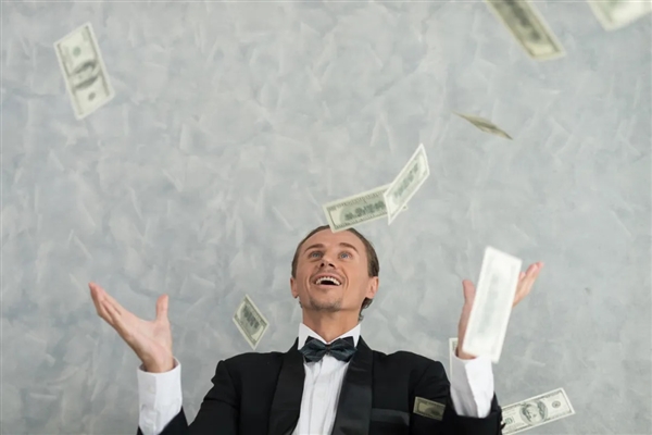 贝佐斯每分钟赚15.6万美元 任性的亿万富翁如何做慈善能让人满意？