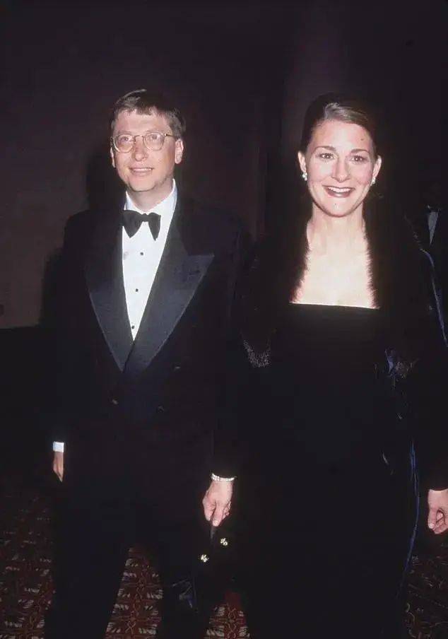 贤内助,巴菲特曾这样评价盖茨前妻:比尔需要梅琳达