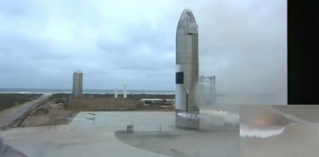 终于成功了!马斯克笑开花,SpaceX星舰万米高空飘下完美着陆