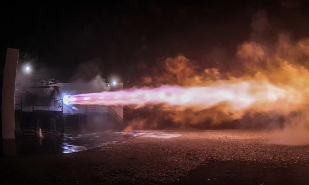 终于成功了!马斯克笑开花,SpaceX星舰万米高空飘下完美着陆