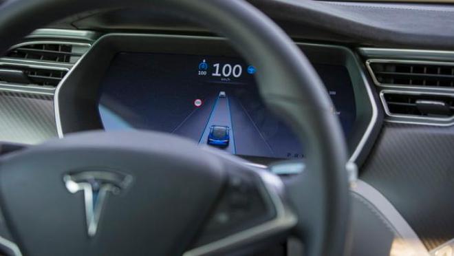 特斯拉硬件降价，软件价格猛涨，这是什么套路