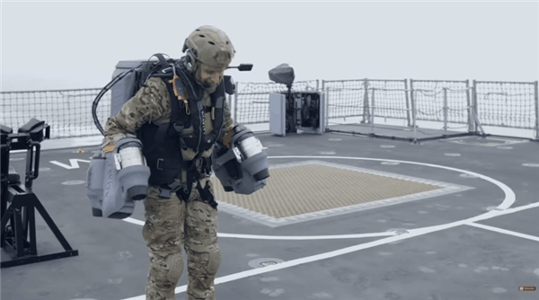 英国测试喷气式飞行背包:时速最高137公里 宛如钢铁侠