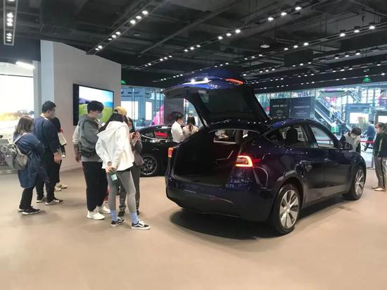 舆论风暴后，谁还在买特斯拉？