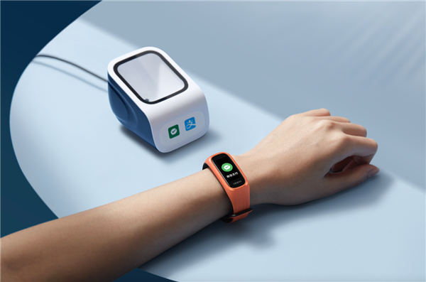 独家支持微信、支付宝双支付！OPPO手环活力版发布：199元